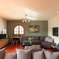 Aiolos Grand super lux suite kalamaki Alimos near the sea