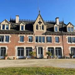 Séjour au Château de Glairans, Piscine et Parc