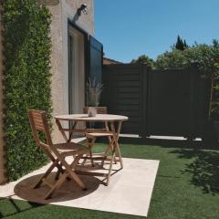 Studio rénové avec belle terrasse