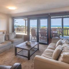 Upmarket Sea View Apartment