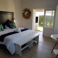 Cute condo with garden and BBQ