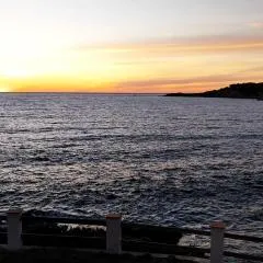 Maison familiale vue et accès direct à la mer