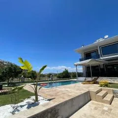 Villalakehouse