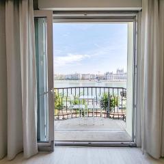 B40 Apartment with Parlament view