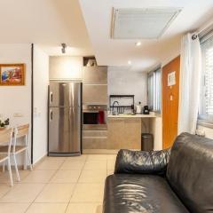 Studio with garden, 5 min walk to the sea