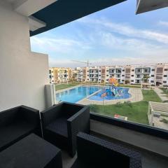 appartement moderne vue piscine