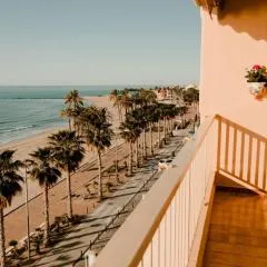 Amplio apartamento en 1ª línea de playa -Free Wifi