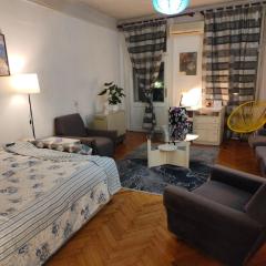 Central apartment, WALK everywhere