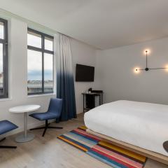 Aloft Hotel, By Marriott