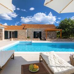 Holiday Home Villa di Perla by Interhome