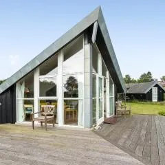 Stunning Home In Allingåbro With Wifi