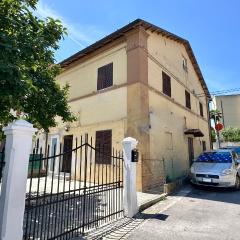 SE104 - Elegante quadrilocale comodo ai servizi