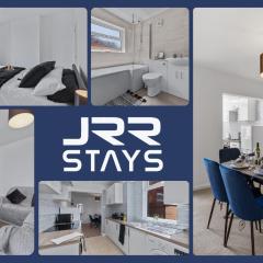 Nuneaton - Ideal 3 Bedroom, Wi-fi Parking, Sleeps 6 - JRR Stays