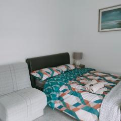 Spacious House, Near Haigh Woodland Park, Wifi, Parking