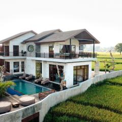 Kari Senja Luxury Villa