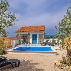 Holiday house KUNTENTA with pool and jacuzzi