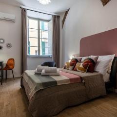 The Urban Blue, Superior apartment near Lungarni