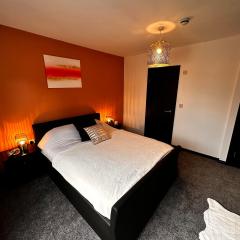 Spacious & Modern Private Rooms Town Centre