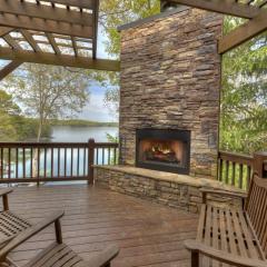 When in Rome - Luxury Lakeside Blue Ridge Cabin - Spacious Lakeside Luxury, Hot Tub, Game Room, Lake Dock, Steps To Lake Blue Ri