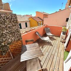Studio terrasse Sanary centre ville rue piétonne