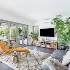 Caringbah South Family Home - 5 Beds plus Pool and Pets