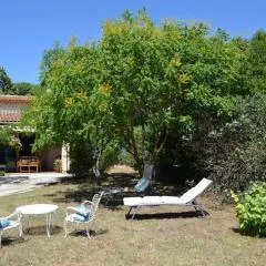 Maison rénovée avec terrasse privative et jardin au centre de Gemenos