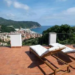 100b - VILLA Ginestra, ampia Terrazza 120m2 vista mare 10 minuti a piedi spiaggia, 3 camere da letto