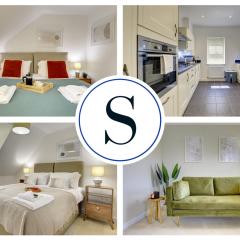 Luxury 3 Bedroom Contractor House By Silva Short Lets & Serviced Accommodation Shefford With Free WiFi & Parking
