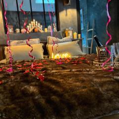 Le chalet romantique, SPA, Écran cinéma, Lit king size, day use, 10 min centre