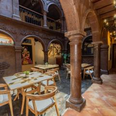 Five Queens Boutique Hotel