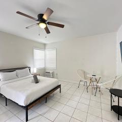 Fort Lauderdale 1 BDRM apartment -5 minutes walk to Las Olas Beach