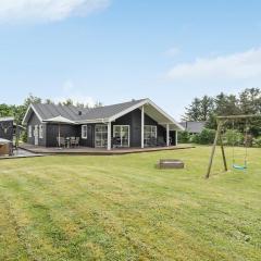 3 Bedroom Cozy Home In Tarm