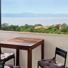 Lovely Apartment In Njivice With Wifi