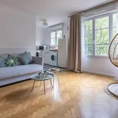 The Smile House // Bussy-Saint-Georges
