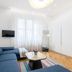 Palisady Charm - Stylish High Ceiling, Downtown, Parking