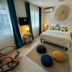 CASSIS VILLAGE Options Parking and Baby