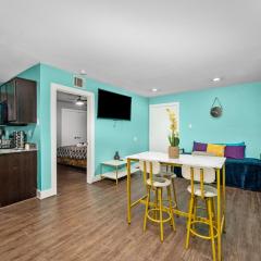 1BR Apt with Fully Equipped Kitchen Close to Major Attractions