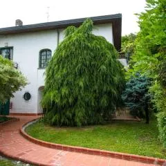 Casa su Lago Privato a due passi da Milano