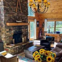 Spacious Log Cabin With Creek 2 Min From Ski Resort