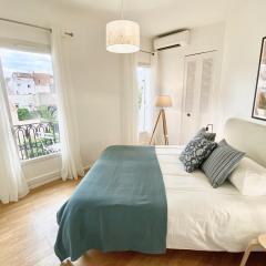 Le Guillaumont - Amazing 2-bedroom in the Old Town -StayInAntibes