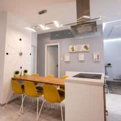 Modern Downtown Retreat at Akácfa 36