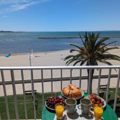 Sol-y-Days le Royal Grand studio centre ville vue mer avec parking