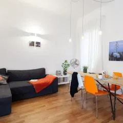 cV5 - La Spezia city center - Wide modern apartment walking distance to the station to Cinque Terre - Big terrace on the roofs