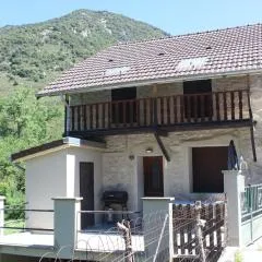 Maison de charme calme entourée de montagne