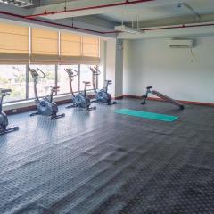 Cozy Living and Minimalist Studio Dave Apartment By Travelio