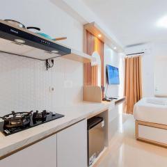 Modern Look Studio at Urbantown Serpong Apartment By Travelio