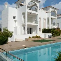 Helgafell Olivos Courtyard Suite
