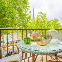 Luxury Flat Eiffel Tower View