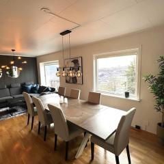 HB8-2 moderne leilighet med fri parkering