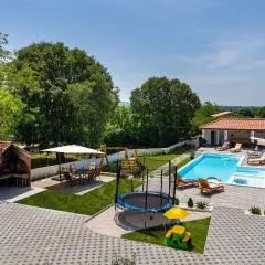 2 Bedroom Amazing Apartment In Galovac